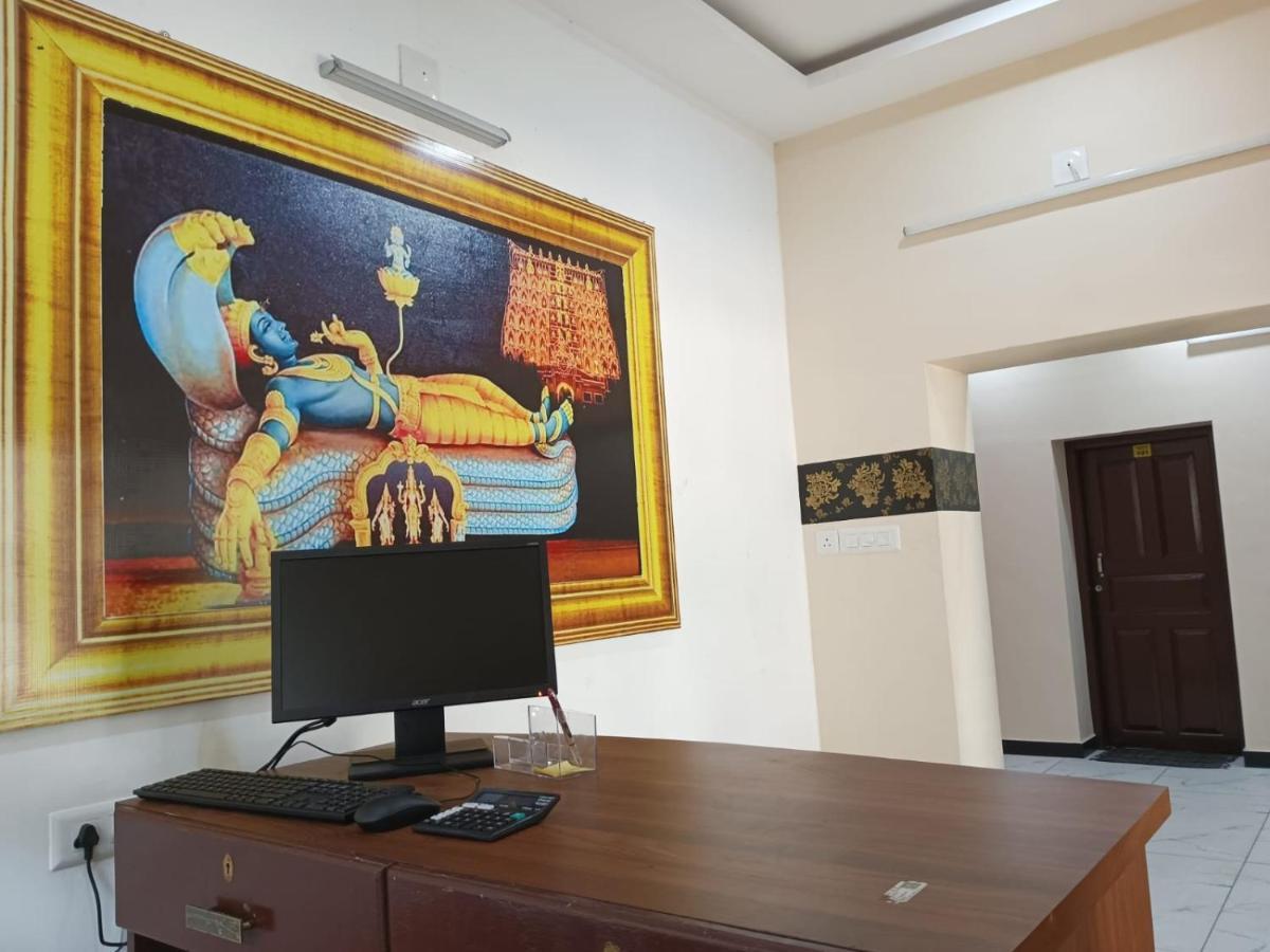 Sri Padmanabha Tourist Home Thiruvananthapuram Zewnętrze zdjęcie